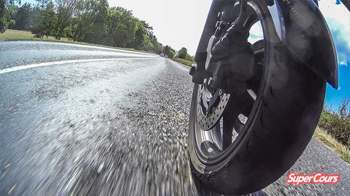 roue-moto-route